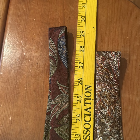 TWO (2) BURBERRYS OF LONDON 1005 SILK NECKTIEs FLORAL TAPESTRY and PAISLEY - Picture 8 of 9